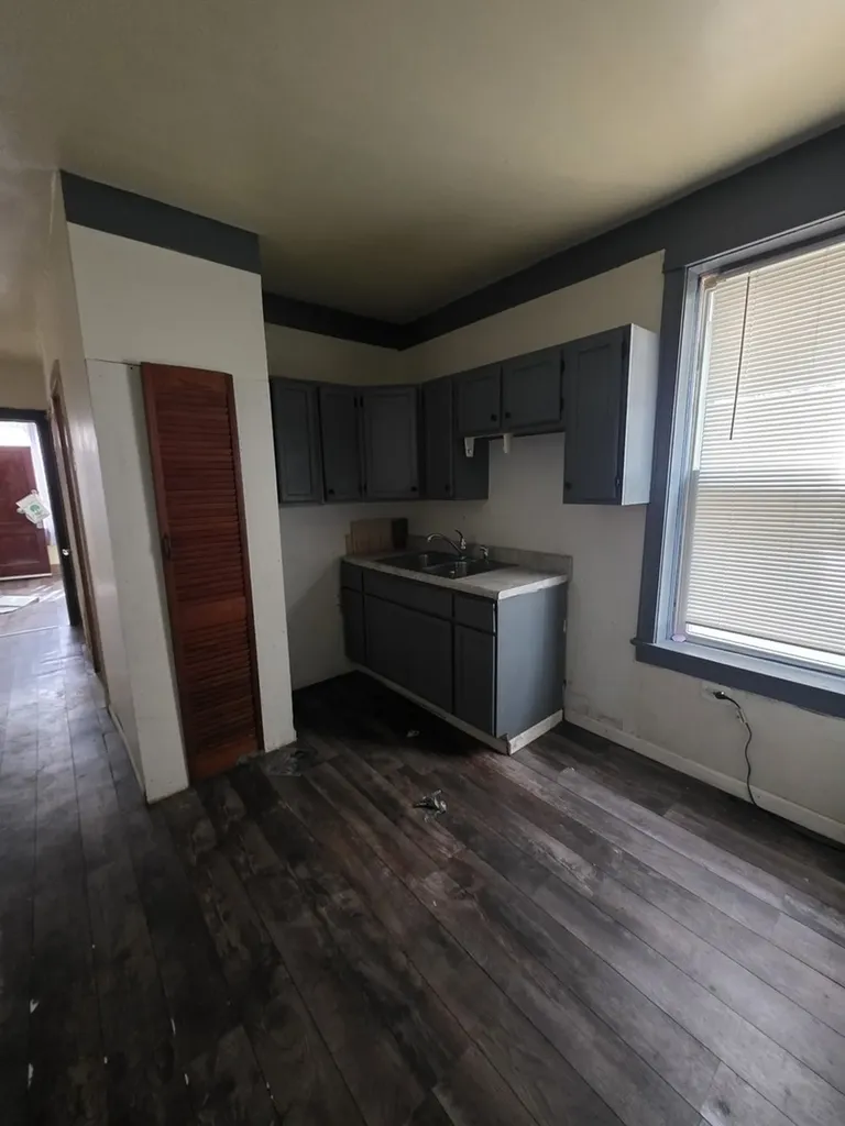 4140 South Albany Avenue Chicago IL 60632