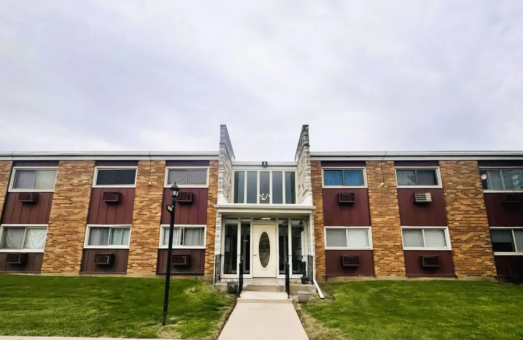 1313 South Rebecca Road Lombard IL 60148