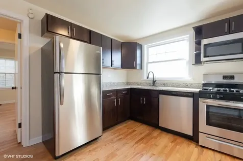 4260 West Nelson Street Chicago IL 60641