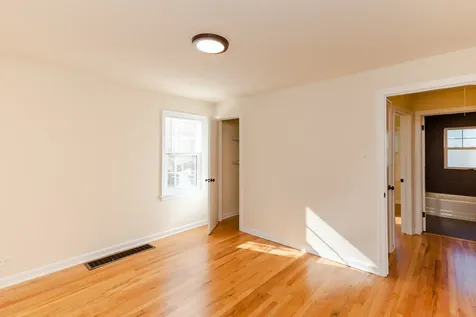 4260 West Nelson Street Chicago IL 60641