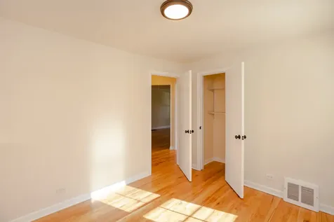 4260 West Nelson Street Chicago IL 60641