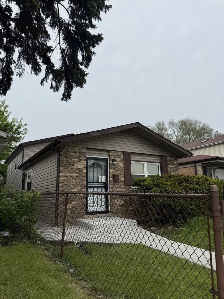 11720 South Watkins Avenue Chicago IL 60643