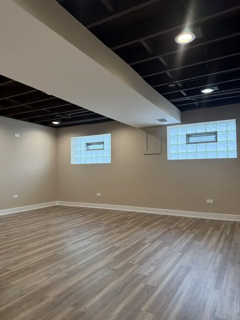11720 South Watkins Avenue Chicago IL 60643