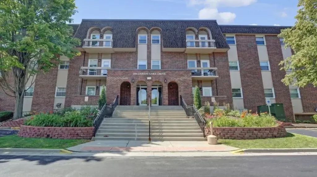 1501 Darien Lake Drive Darien IL 60561