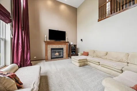 627 Mansfield Way Oswego IL 60543