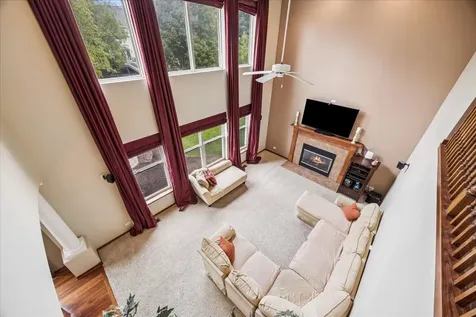 627 Mansfield Way Oswego IL 60543