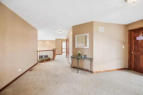 627 Mansfield Way Oswego IL 60543