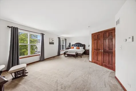 627 Mansfield Way Oswego IL 60543