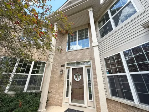 627 Mansfield Way Oswego IL 60543