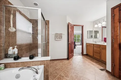 627 Mansfield Way Oswego IL 60543