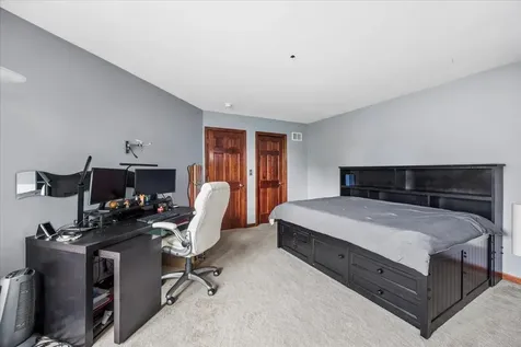 627 Mansfield Way Oswego IL 60543