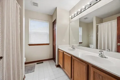 627 Mansfield Way Oswego IL 60543