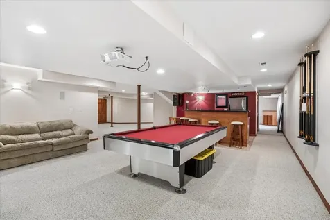 627 Mansfield Way Oswego IL 60543