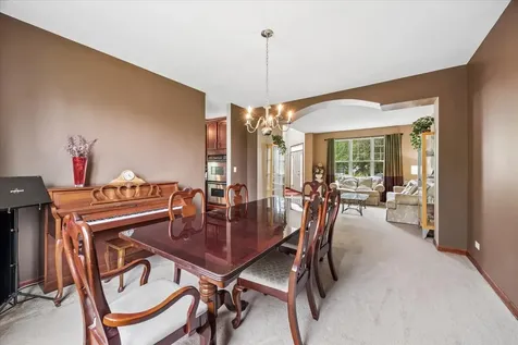 627 Mansfield Way Oswego IL 60543