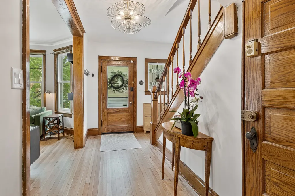 1502 West Edgewater Avenue Chicago IL 60660