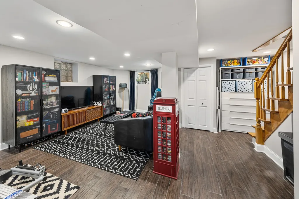 1502 West Edgewater Avenue Chicago IL 60660