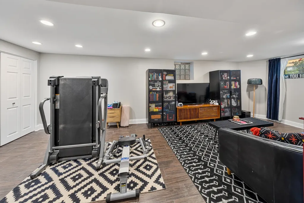 1502 West Edgewater Avenue Chicago IL 60660
