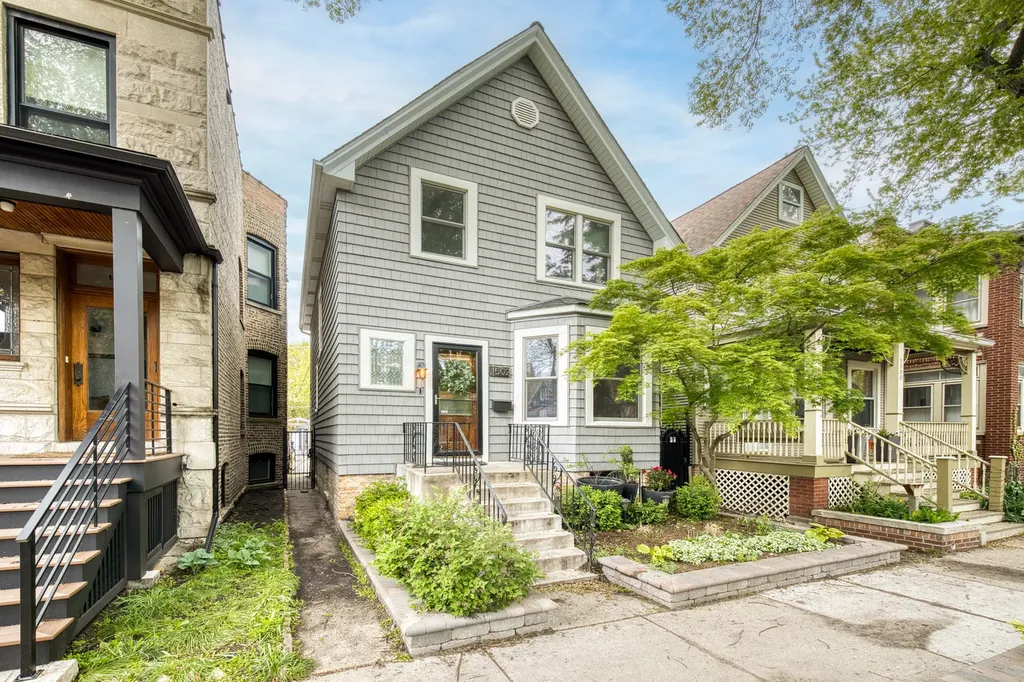 1502 West Edgewater Avenue Chicago IL 60660