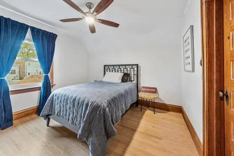 1502 West Edgewater Avenue Chicago IL 60660