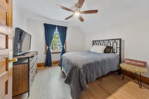 1502 West Edgewater Avenue Chicago IL 60660