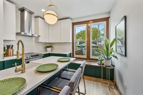1502 West Edgewater Avenue Chicago IL 60660