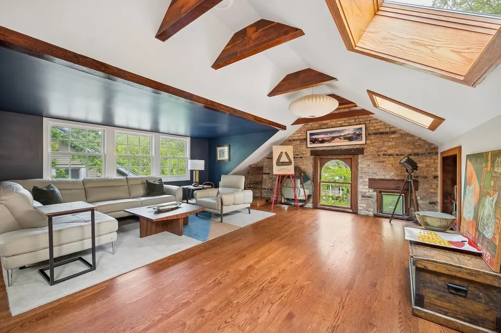1101 Forest Avenue Wilmette IL 60091
