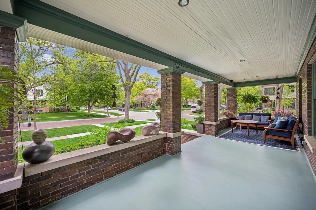 1101 Forest Avenue Wilmette IL 60091