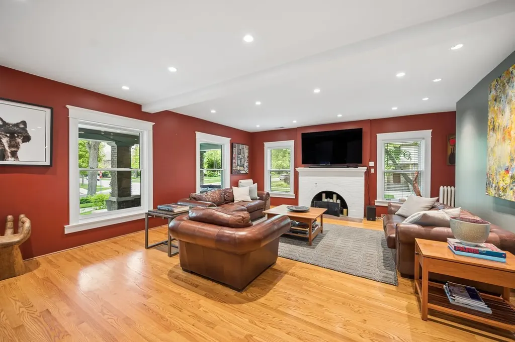 1101 Forest Avenue Wilmette IL 60091