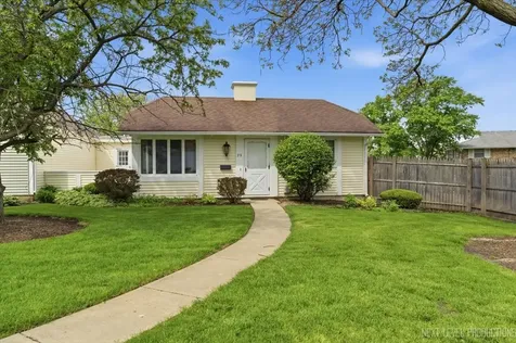 25 Garden Drive Montgomery IL 60538