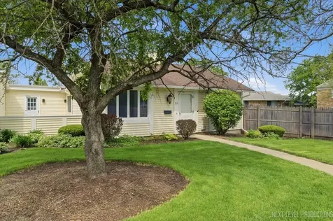 25 Garden Drive Montgomery IL 60538