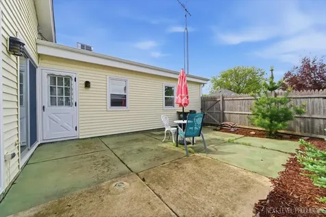 25 Garden Drive Montgomery IL 60538