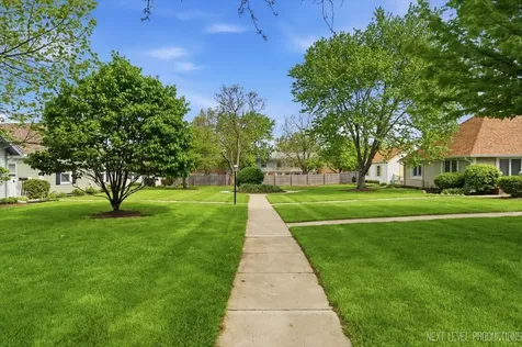 25 Garden Drive Montgomery IL 60538