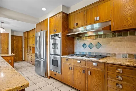 1060 Oak Knoll Drive Lake Forest IL 60045