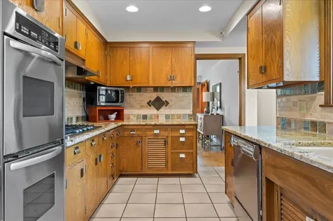 1060 Oak Knoll Drive Lake Forest IL 60045