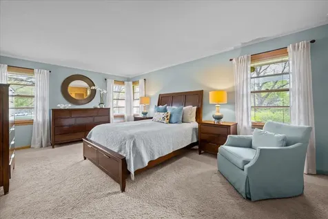 1060 Oak Knoll Drive Lake Forest IL 60045