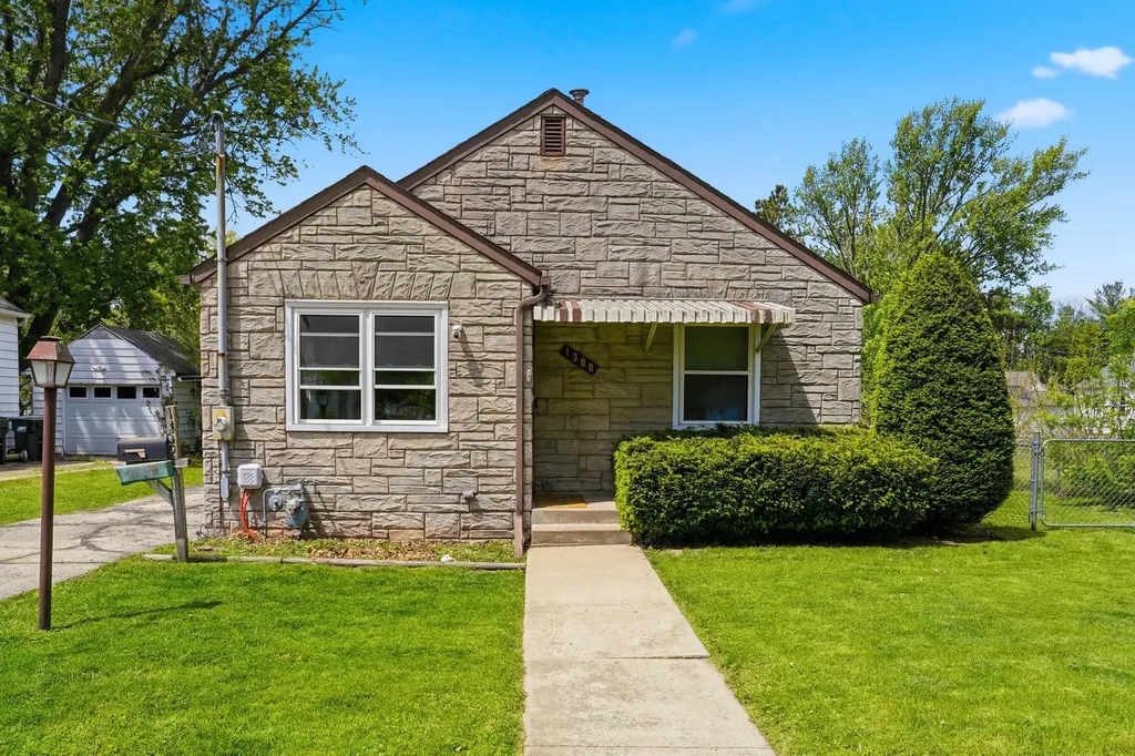 1309 8TH Avenue Sterling IL 61081