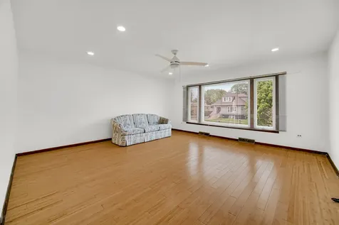 4219 Wehrman Avenue Schiller Park IL 60176