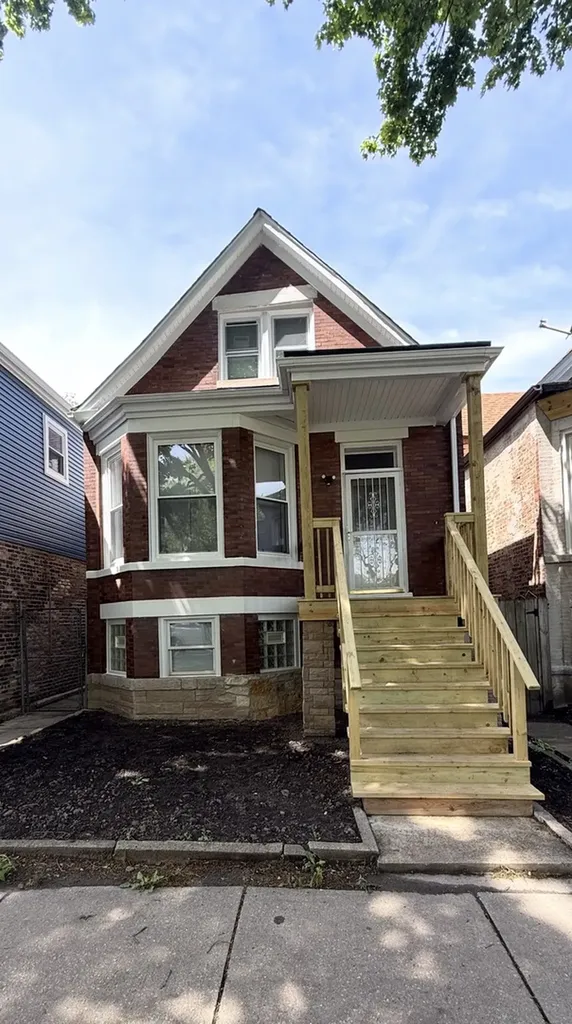 6936 South Aberdeen Street Chicago IL 60621