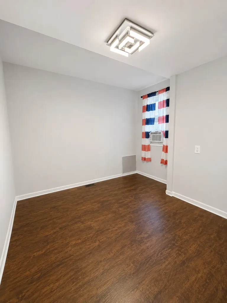 912 Solfisburg Avenue Aurora IL 60505