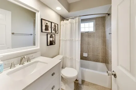 944 Western Avenue Northbrook IL 60062