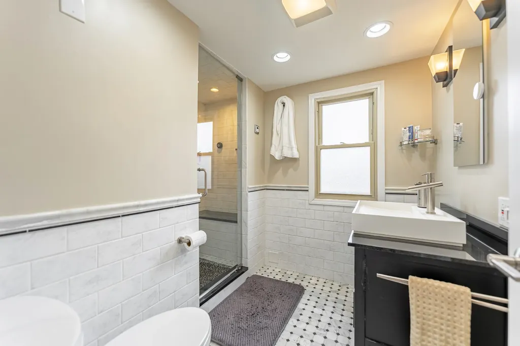 7246 North Olcott Avenue Chicago IL 60631