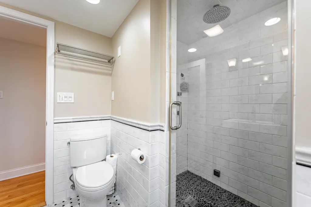 7246 North Olcott Avenue Chicago IL 60631