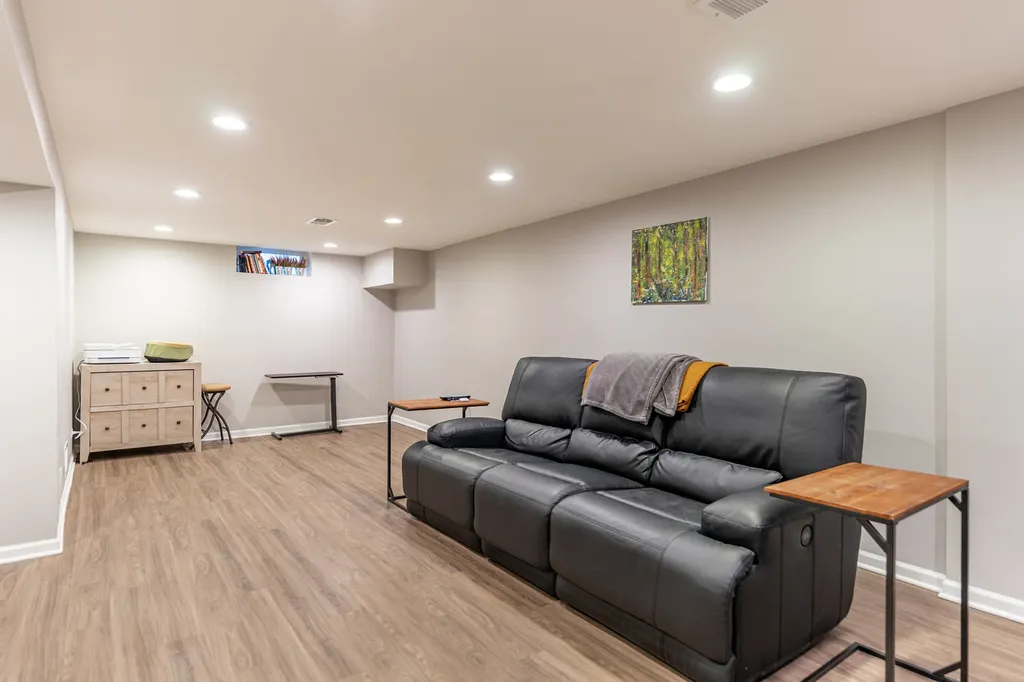 7246 North Olcott Avenue Chicago IL 60631