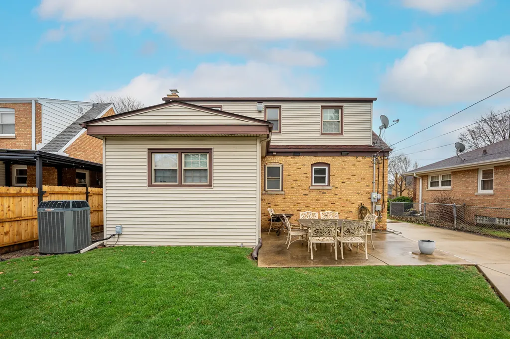 7246 North Olcott Avenue Chicago IL 60631