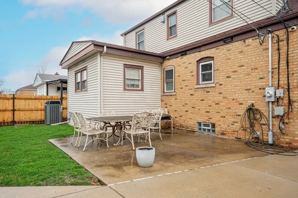 7246 North Olcott Avenue Chicago IL 60631