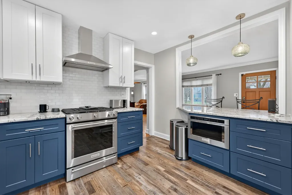7246 North Olcott Avenue Chicago IL 60631