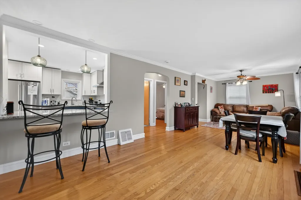 7246 North Olcott Avenue Chicago IL 60631