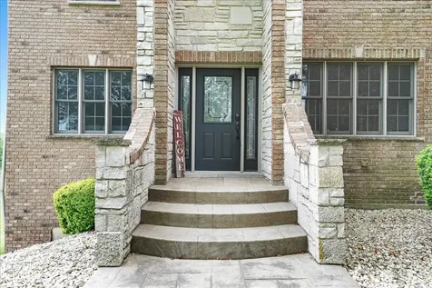 703 Glenda Court Sandwich IL 60548