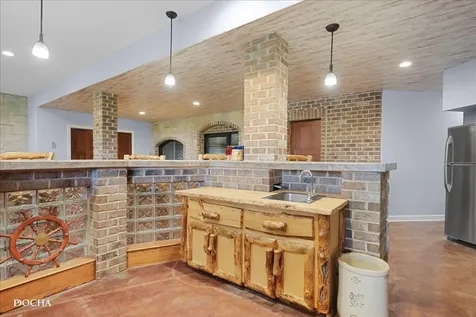 703 Glenda Court Sandwich IL 60548