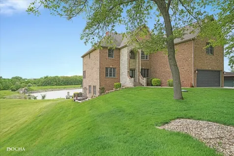 703 Glenda Court Sandwich IL 60548